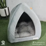 خرید جای خواب سگ و گربه مدل کلبه سه گوش رنگ طوسی از پت شاپ حامی پت